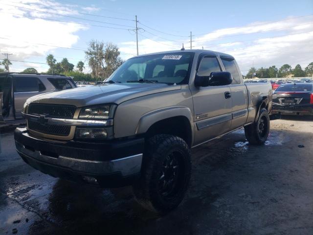 CHEVROLET SILVERADO 2004 with VIN 1GCHK29114E137316 - Photo from auction