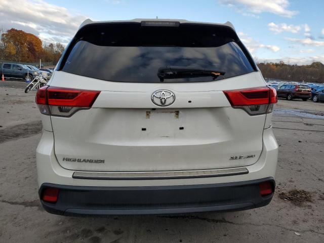 Photo 6 from auction – 2019 TOYOTA HIGHLANDER with VIN 5TDJZRFH8KS625869