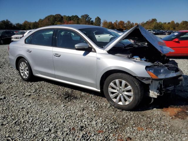 Photo 4 from auction – 2015 VOLKSWAGEN PASSAT S with VIN 1VWAT7A34FC002593