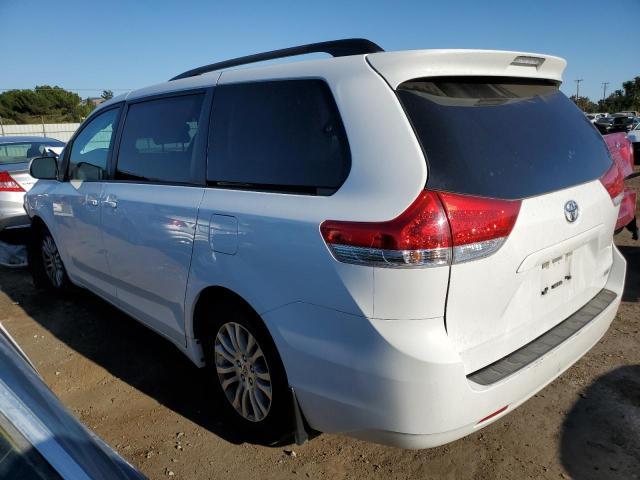 Photo 2 from auction – 2013 TOYOTA SIENNA XLE with VIN 5TDYK3DC4DS291351