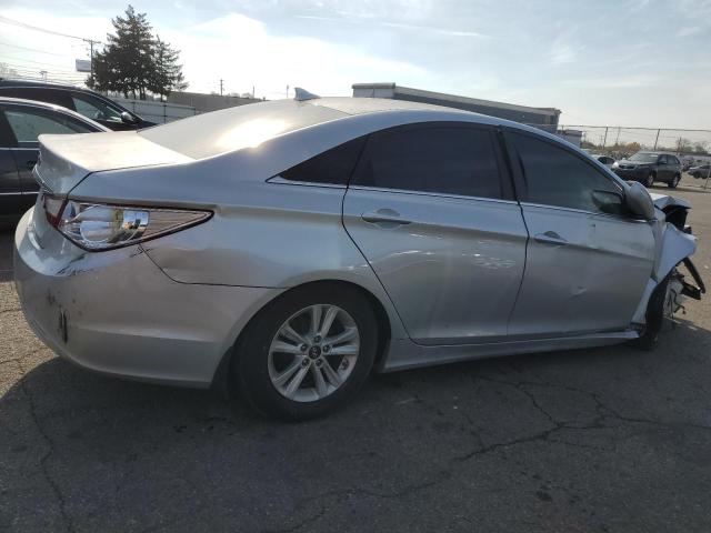Photo 3 from auction – 2012 HYUNDAI SONATA GLS with VIN 5NPEB4AC2CH334473