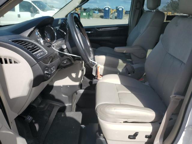 Photo 7 from auction – 2015 CHRYSLER TOWN & COU with VIN 2C4RC1GG5FR571649