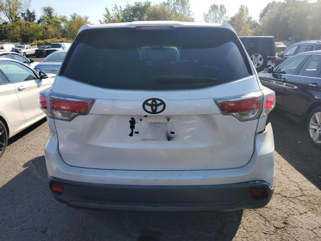 Photo 6 from auction – 2015 TOYOTA HIGHLANDER with VIN 5TDBKRFH6FS118841