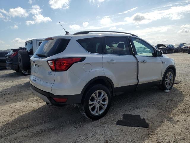 Photo 3 from auction – 2019 FORD ESCAPE SEL with VIN 1FMCU0HD9KUC30975
