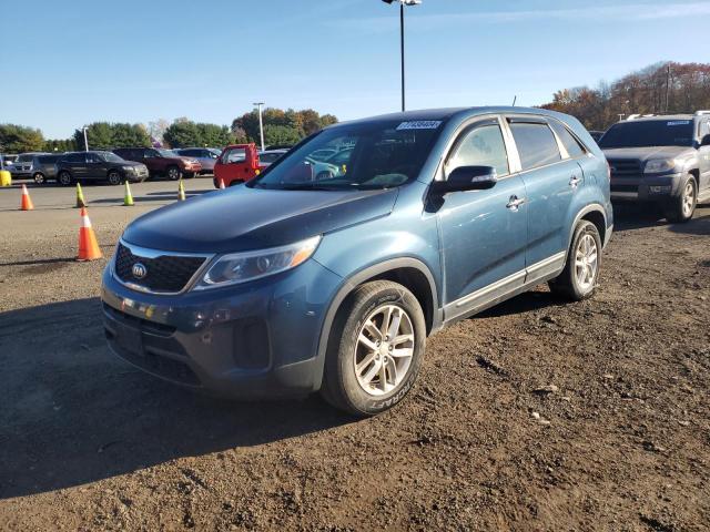 KIA SORENTO LX 2015 with VIN 5XYKT3A63FG596910 - Photo from auction