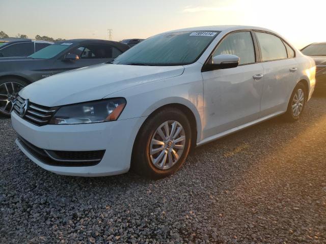 VOLKSWAGEN PASSAT S 2014 with VIN 1VWAP7A31EC015935 - Photo from auction
