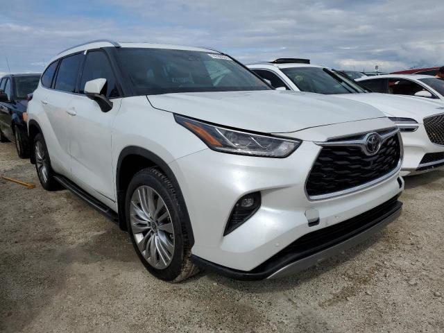 Photo 4 from auction – 2022 TOYOTA HIGHLANDER with VIN 5TDFZRAH6NS130958