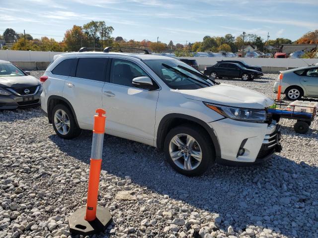 Photo 4 from auction – 2018 TOYOTA HIGHLANDER with VIN 5TDDZRFH9JS873172