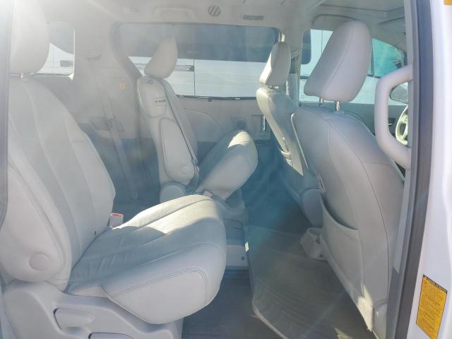 Photo 11 from auction – 2013 TOYOTA SIENNA XLE with VIN 5TDYK3DC1DS384697