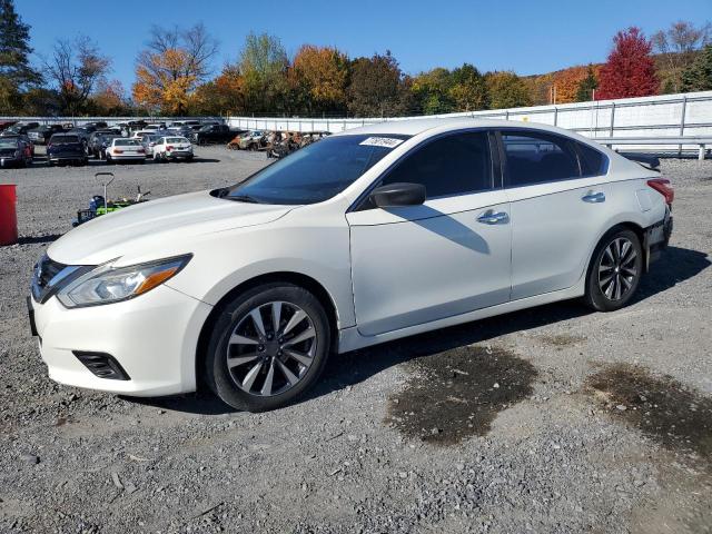 NISSAN ALTIMA 2.5 2017 with VIN 1N4AL3AP6HC125142 - Photo from auction