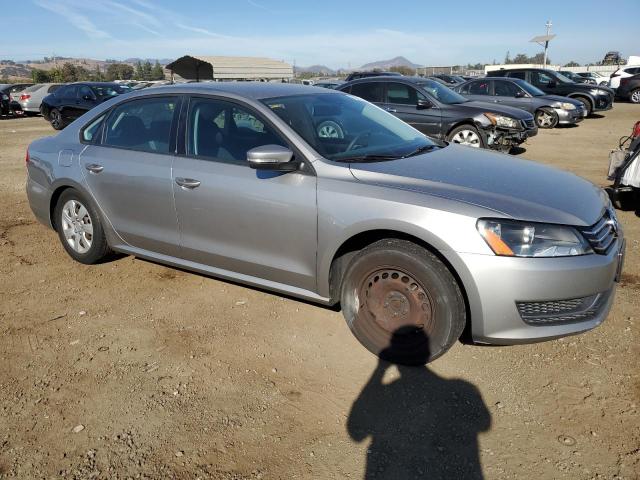 Photo 4 from auction – 2013 VOLKSWAGEN PASSAT S with VIN 1VWAP7A33DC063371