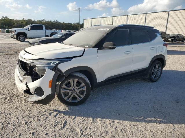 KIA SELTOS S 2021 with VIN KNDEU2AA8M7056665 - Photo from auction