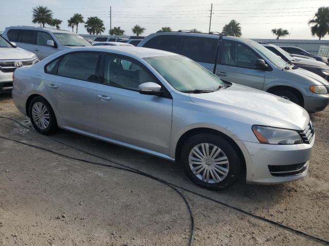 Photo 4 from auction – 2014 VOLKSWAGEN PASSAT S with VIN 1VWAP7A3XEC012693