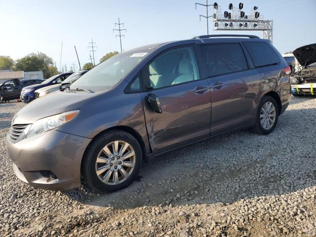 TOYOTA SIENNA LE 2011 with VIN 5TDJK3DC3BS015922 - Photo from auction