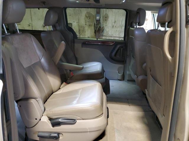 Photo 11 from auction – 2015 CHRYSLER TOWN & COU with VIN 2C4RC1GG2FR697354