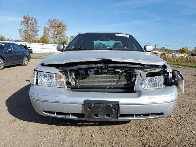 Photo 5 from auction – 2003 FORD CROWN VICT with VIN 2FAFP74W13X138560