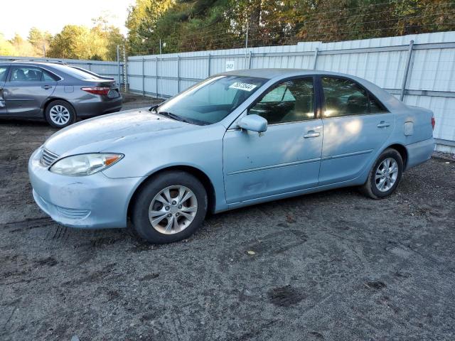 TOYOTA CAMRY LE 2005 with VIN 4T1BF30KX5U600062 - Photo from auction