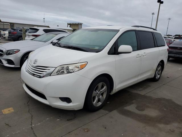 Photo 1 from auction – 2016 TOYOTA SIENNA LE with VIN 5TDKK3DC2GS742271