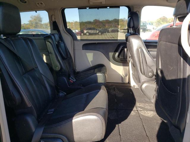 Photo 11 from auction – 2014 CHRYSLER TOWN & COU with VIN 2C4RC1BG3ER332641