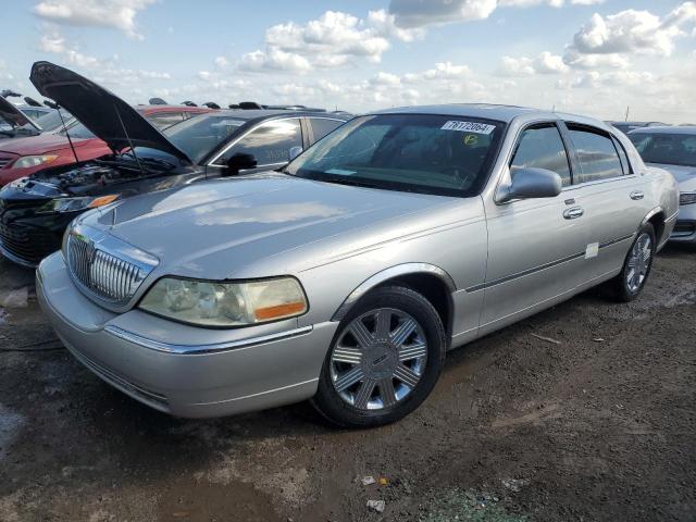 LINCOLN TOWN CAR C 2003 with VIN 1LNHM83W53Y620558 - Photo from auction
