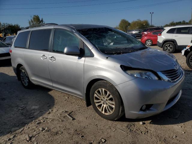 Photo 4 from auction – 2012 TOYOTA SIENNA XLE with VIN 5TDYK3DCXCS199210