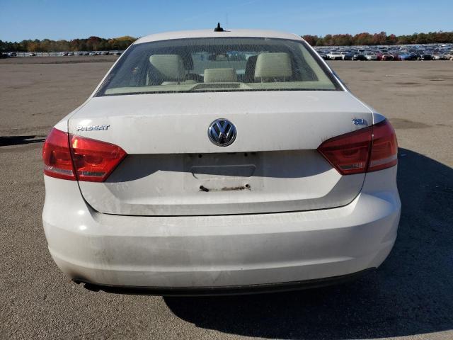 Photo 6 from auction – 2015 VOLKSWAGEN PASSAT S with VIN 1VWAT7A31FC113568