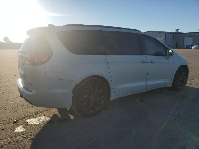 Photo 3 from auction – 2020 CHRYSLER PACIFICA L with VIN 2C4RC1GG1LR242345