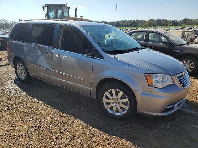 Photo 4 from auction – 2016 CHRYSLER TOWN & COU with VIN 2C4RC1BG1GR121814