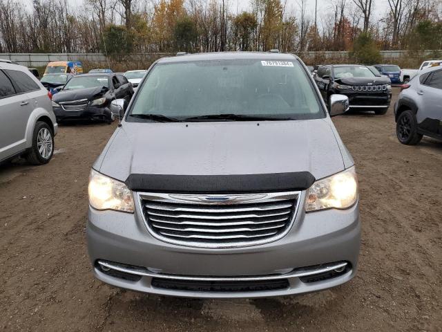 Photo 5 from auction – 2016 CHRYSLER TOWN & COU with VIN 2C4RC1CG9GR177191