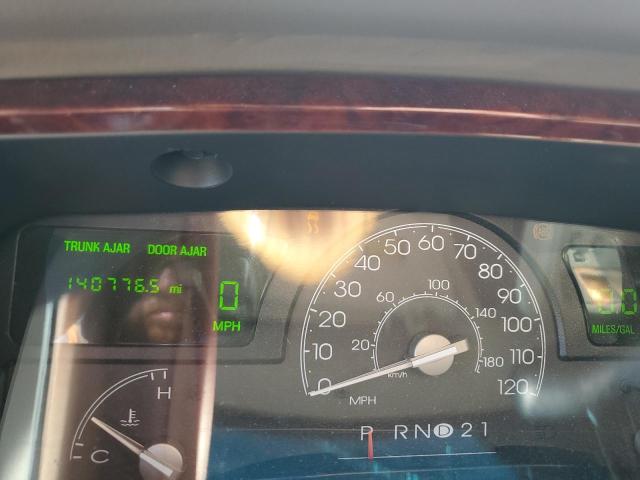 Photo 9 from auction – 2004 LINCOLN TOWN CAR U with VIN 1LNHM85W94Y672371