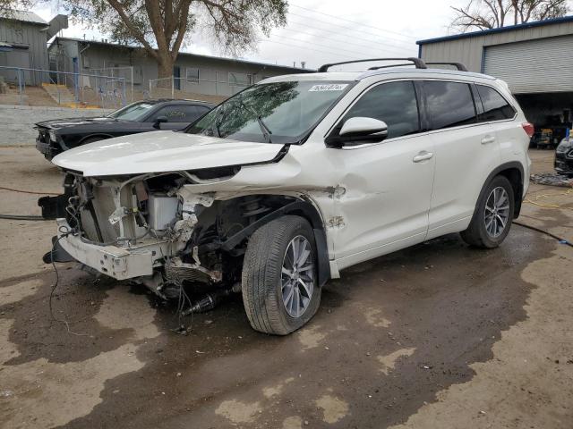 TOYOTA HIGHLANDER 2018 with VIN 5TDJZRFH8JS558530 - Photo from auction