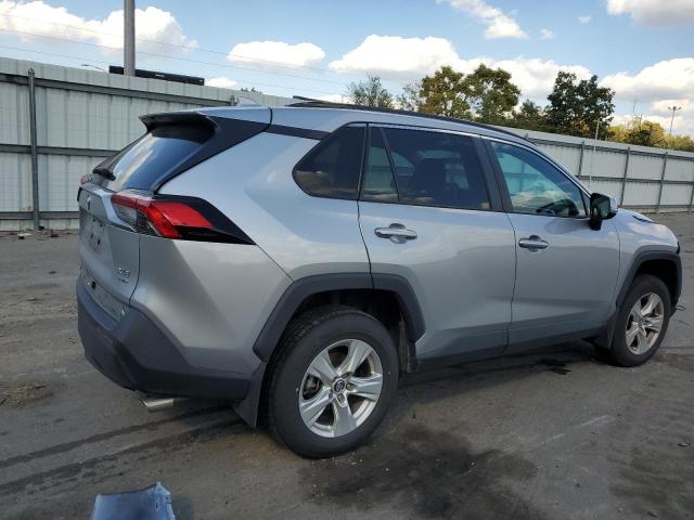 Photo 3 from auction – 2020 TOYOTA RAV4 XLE with VIN 2T3P1RFVXLW100433