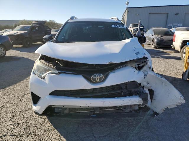 Foto 5 de la subasta – 2017 TOYOTA RAV4 LE con VIN 2T3BFREV2HW640556