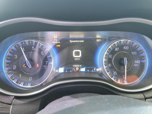 Photo 9 from auction – 2015 CHRYSLER 300 LIMITE with VIN 2C3CCAAG9FH796777