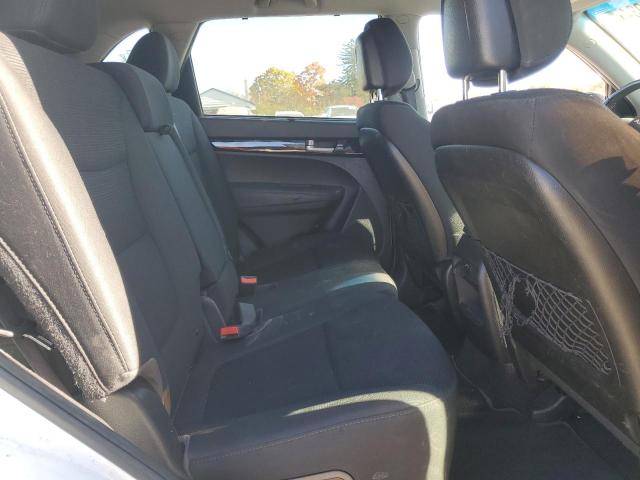 Photo 11 from auction – 2015 KIA SORENTO LX with VIN 5XYKT4A60FG633935