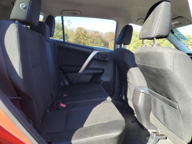 Photo 11 from auction – 2015 TOYOTA RAV4 LE with VIN JTMBFREV6FJ045401