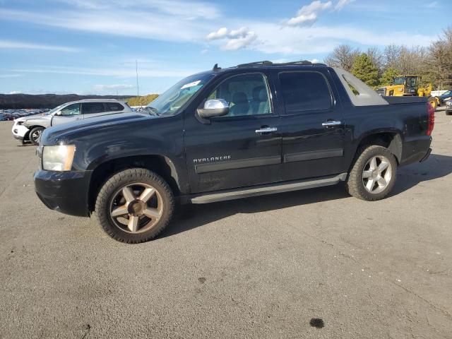 CHEVROLET AVALANCHE 2011 with VIN 3GNTKEE30BG243756 - Photo from auction