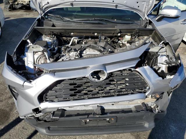 Photo 12 from auction – 2020 TOYOTA RAV4 XLE with VIN JTMP1RFV5LD052370