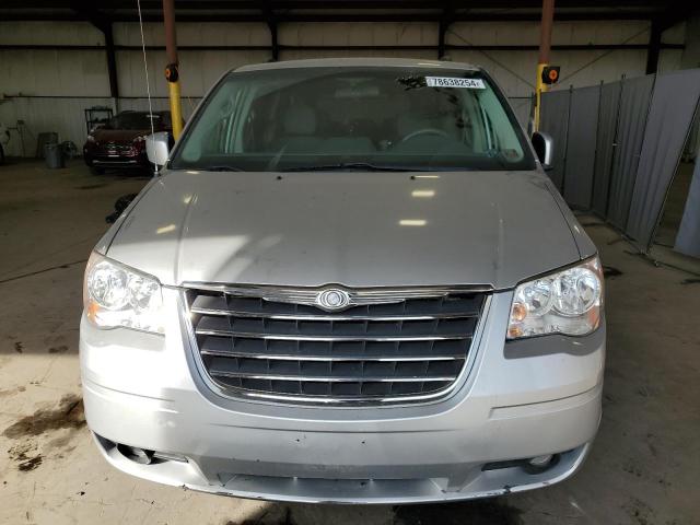 Photo 5 from auction – 2010 CHRYSLER TOWN & COU with VIN 2A4RR5D10AR337122