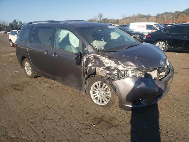 Photo 4 from auction – 2015 TOYOTA SIENNA XLE with VIN 5TDYK3DC3FS681697