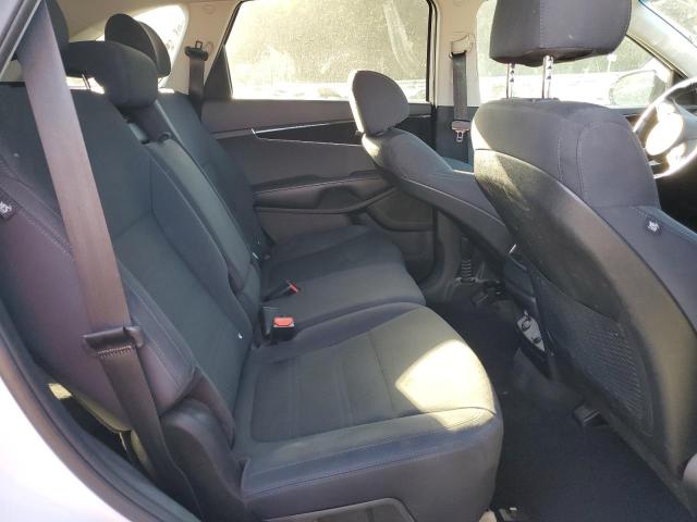 Photo 11 from auction – 2018 KIA SORENTO LX with VIN 5XYPGDA56JG428890