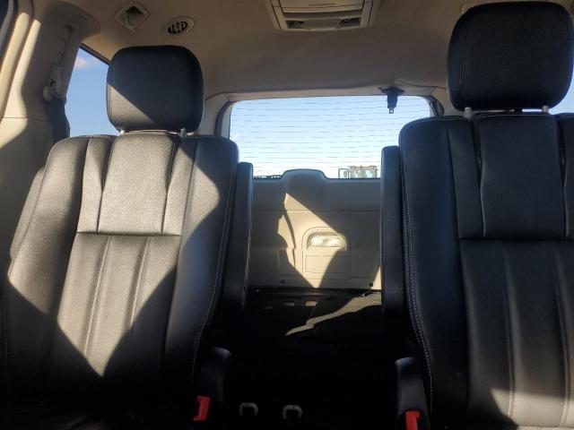 Photo 10 from auction – 2016 CHRYSLER TOWN & COU with VIN 2C4RC1BG0GR282221