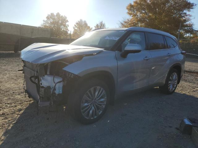 TOYOTA HIGHLANDER 2024 with VIN 5TDEBRCH0RS142347 - Photo from auction