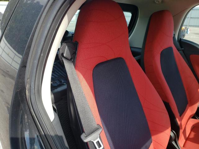 Photo 10 from auction – 2011 SMART FORTWO PUR with VIN WMEEJ3BAXBK447292
