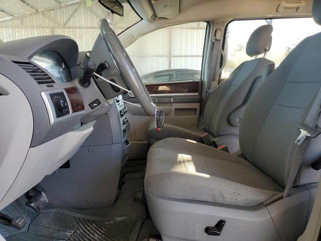 Photo 7 from auction – 2010 CHRYSLER TOWN & COU with VIN 2A4RR5D19AR285490