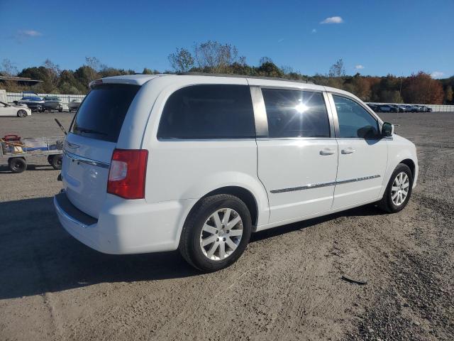 Photo 3 from auction – 2016 CHRYSLER TOWN & COU with VIN 2C4RC1BG0GR282221