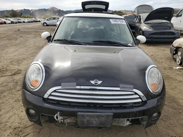 Photo 5 from auction – 2011 MINI COOPER with VIN WMWSU3C50BT099620