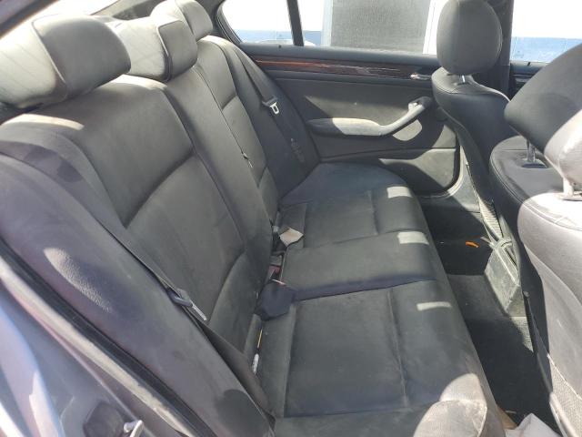 Photo 10 from auction – 2005 BMW 325 I with VIN WBAEV334X5KX13701
