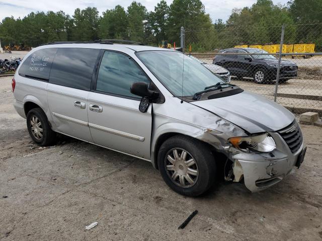 Photo 4 from auction – 2005 CHRYSLER TOWN & COU with VIN 2C4GP54L85R157350