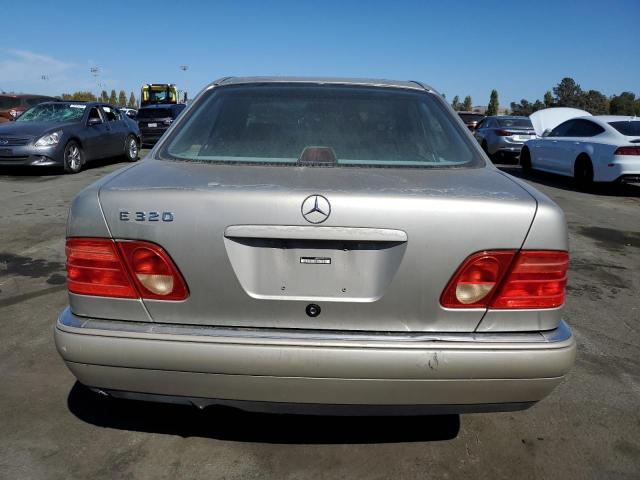 Photo 6 from auction – 1998 MERCEDES-BENZ E 320 with VIN WDBJF65F0WA638978